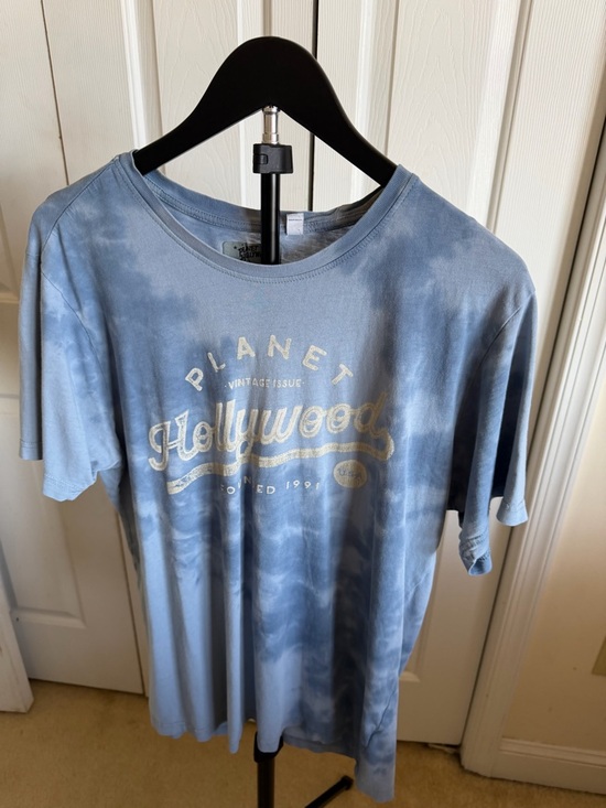 planet hollywood Other - Planet Hollywood Men's Blue Tie-Dye Graphic Tee